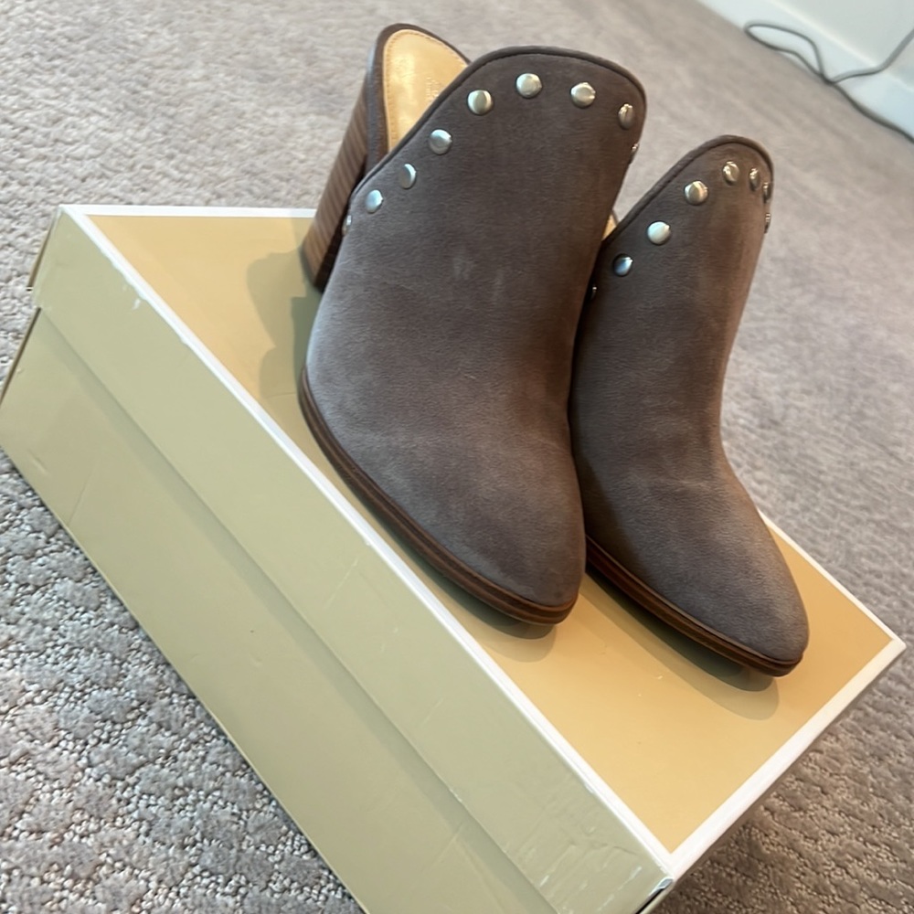 Michael Kors Louise Suede Mule Taupe Studded Stacked Block Heel Slip On Clog 9